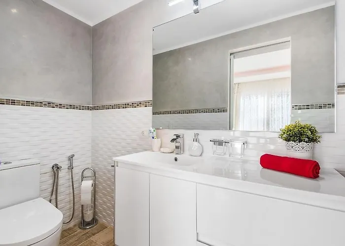 Ines Luxury * אדחה