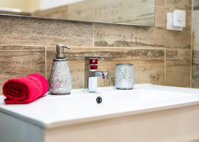 Ines Luxury דירה אדחה